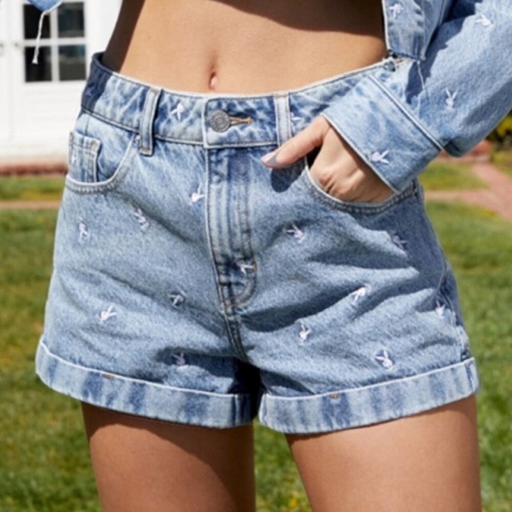 Playboy Pacsun All Over Embroidered Bunnies Logo Jean Shorts Size 26 (0490)
